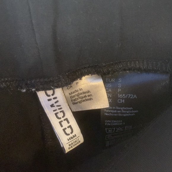 Black leggings with a white stripe - Picture 3 of 4